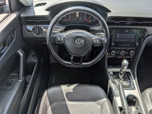 Used 2020 Volkswagen Passat 2.0T R-Line image 11