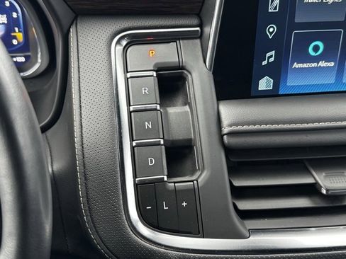Used 2023 Chevrolet Suburban Premier image 30