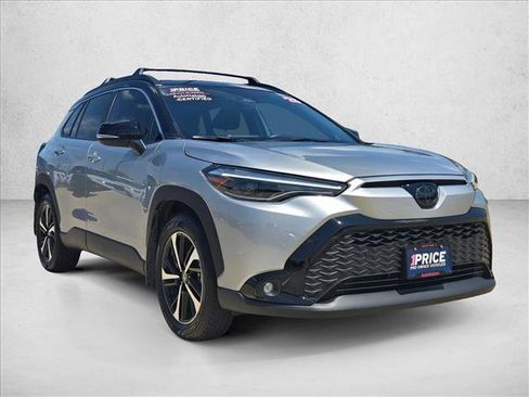 Used 2025 Toyota Corolla Cross AWD Hybrid w/ Convenience Package image 3