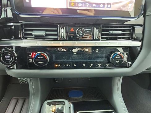 New 2026 Nissan Pathfinder Platinum FWD image 30