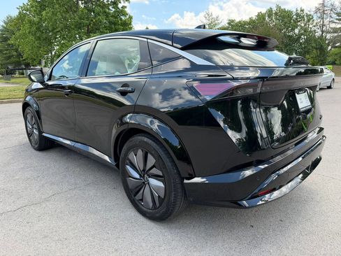 Used 2023 Nissan Ariya FWD image 5