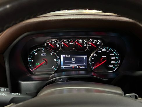 Used 2015 Chevrolet Silverado 1500 High Country image 21