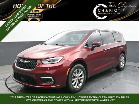 Used 2023 Chrysler Pacifica Touring-L AWD/4WD image 1