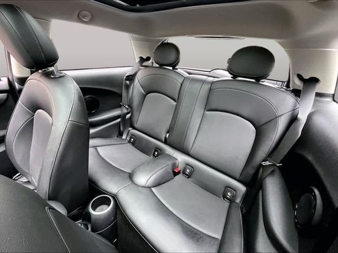 Used 2022 MINI Cooper 2-Door Hardtop FWD image 18