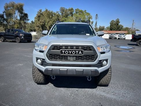Used 2021 Toyota Tacoma TRD Sport image 2