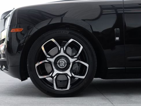 Used 2023 Rolls-Royce Cullinan Black Badge w/ Leather Finishing Pack AWD/4WD image 12