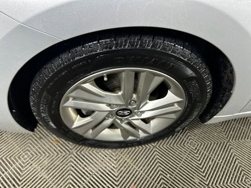 Used 2019 Hyundai Elantra SEL w/ Cargo Package image 10