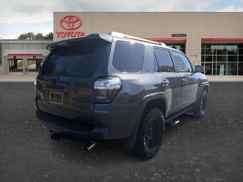Used 2018 Toyota 4Runner SR5 Premium AWD/4WD image 5