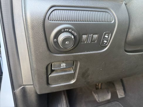 Used 2023 Jeep Wagoneer 4WD w/ Premium Group I image 29