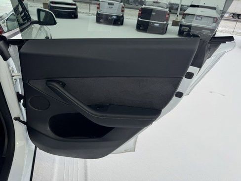 Used 2025 Tesla Model Y Long Range image 26