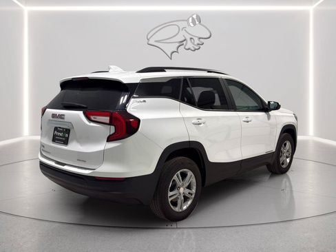 Used 2023 GMC Terrain SLE w/ Driver Convenience Package AWD/4WD image 5