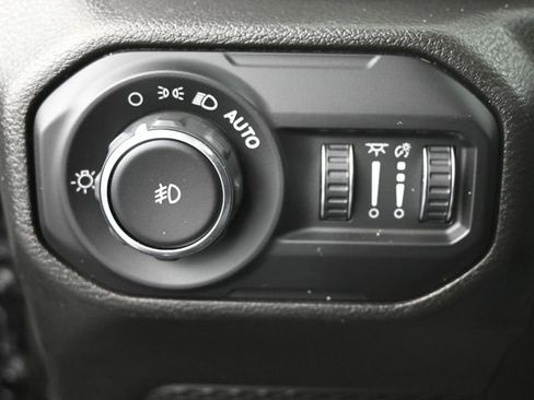 Used 2022 Jeep Wrangler Unlimited Sahara image 12