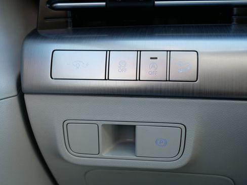 Used 2024 Hyundai Kona SE image 26