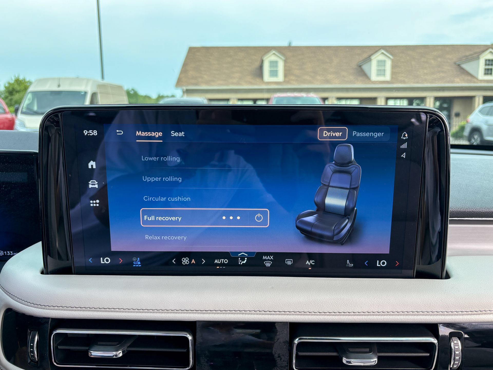 Used 2025 Lincoln Aviator Reserve w/ Luxury Package RWD image 37