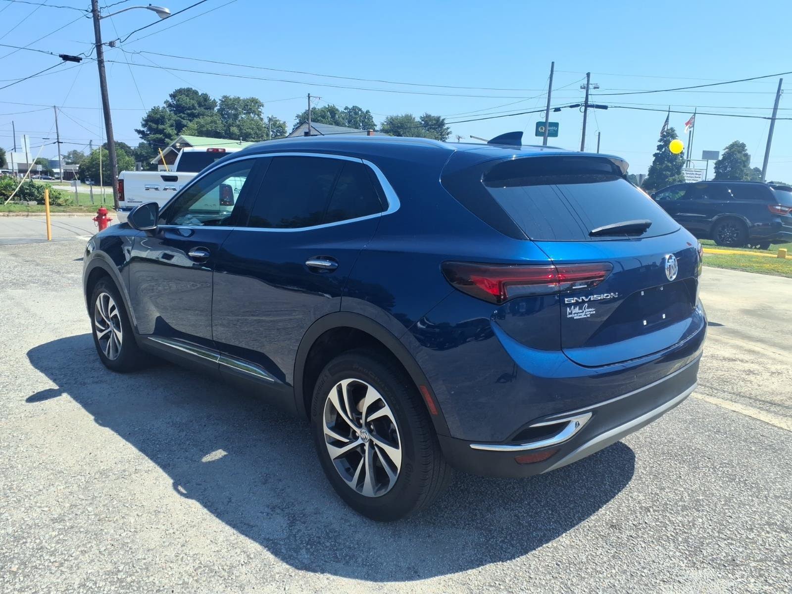 Used 2022 Buick Envision Essence w/ Technology Package I FWD image 4