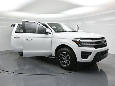 Certified 2023 Ford Expedition Max XLT RWD image 33