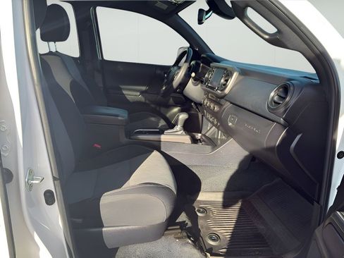 Used 2023 Toyota Tacoma TRD Off-Road image 19
