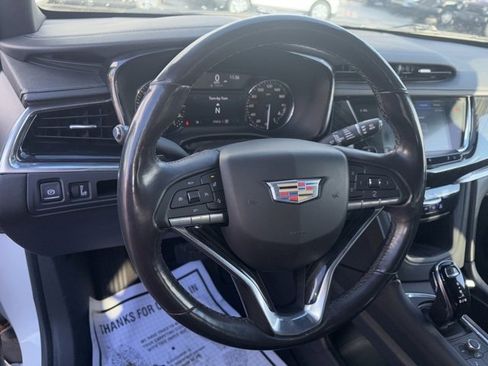 Used 2020 Cadillac XT6 Premium Luxury image 16