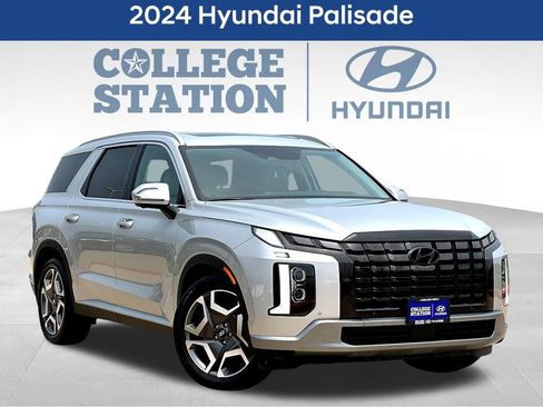 Used 2024 Hyundai Palisade SEL FWD image 3