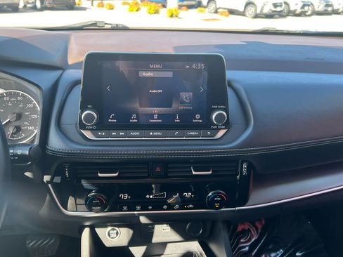 Used 2022 Nissan Rogue SV AWD/4WD image 12