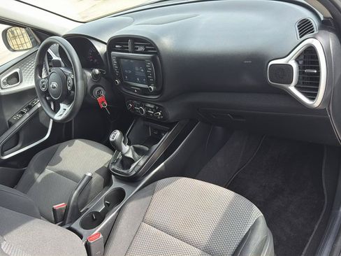 Used 2021 Kia Soul LX FWD image 21