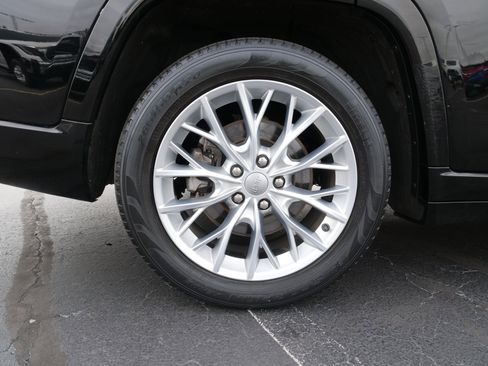 Used 2023 Jeep Grand Cherokee L Summit image 11