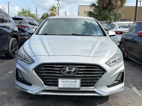 Used 2019 Hyundai Sonata SE FWD image 2