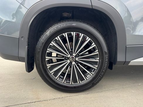 Used 2026 Volkswagen Tiguan S w/ 18" Wheel Package FWD image 27