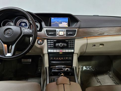 Used 2015 Mercedes-Benz E 400 Sedan image 12