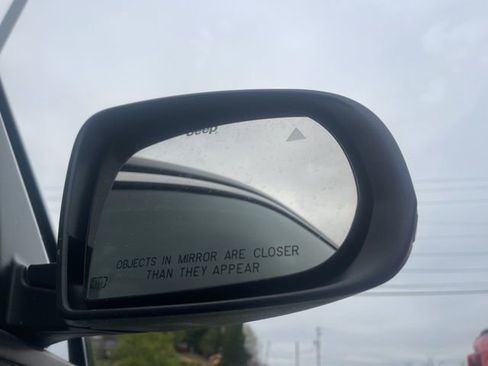 Used 2022 Jeep Compass Limited image 33