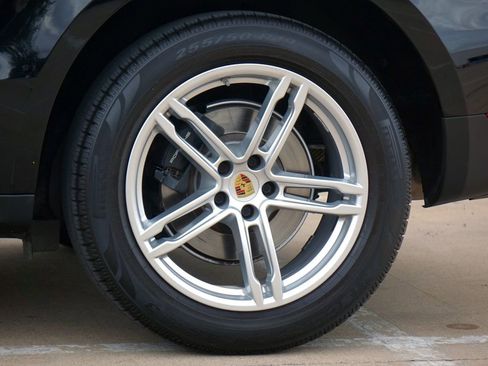 Used 2019 Porsche Macan AWD/4WD image 26