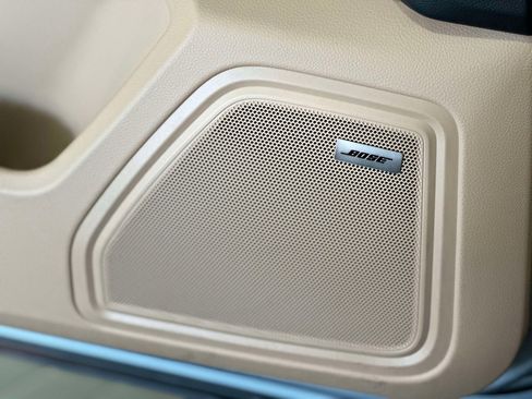 New 2026 Porsche Macan image 19