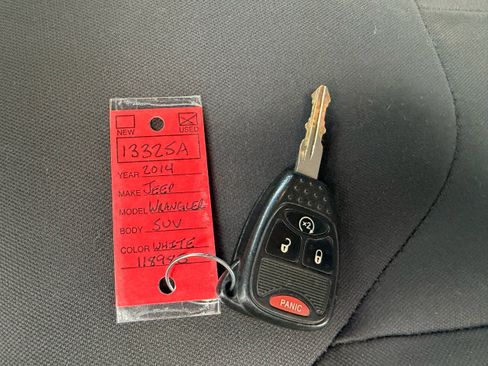 Used 2014 Jeep Wrangler Unlimited Sahara image 30