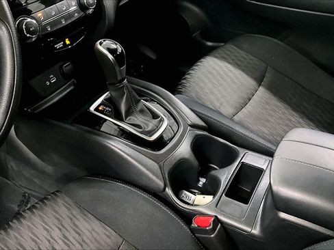 Used 2019 Nissan Rogue S image 46