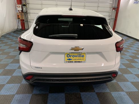 New 2026 Chevrolet Trax LS FWD image 4
