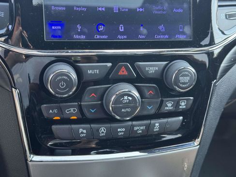 Used 2019 Jeep Grand Cherokee Altitude AWD/4WD image 27