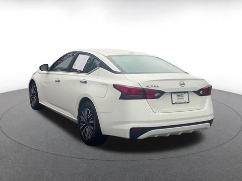 Used 2025 Nissan Altima 2.5 SV image 11