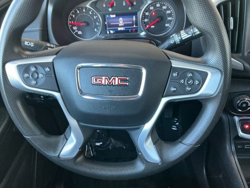 Used 2024 GMC Terrain SLE image 17