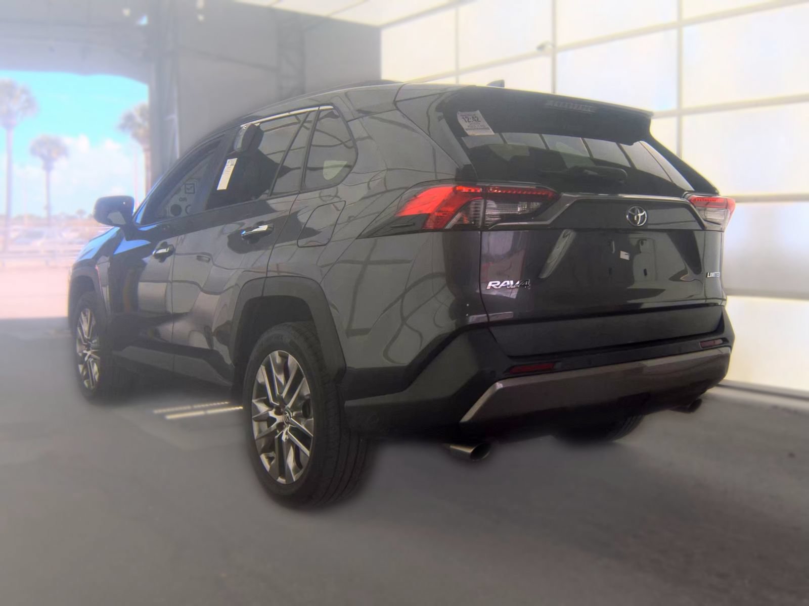 Used 2020 Toyota RAV4 Limited FWD image 2
