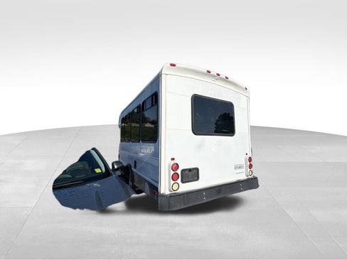 Used 2008 Ford E-350 and Econoline 350 Extended Wagon Super Duty RWD image 6