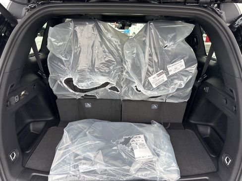 New 2025 Jeep Grand Cherokee L Limited w/ Trailer Tow Package image 10