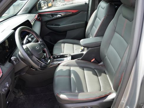 Used 2025 Chevrolet TrailBlazer RS w/ Convenience Package AWD/4WD image 4