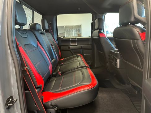 Used 2019 Ford F150 Lariat image 14