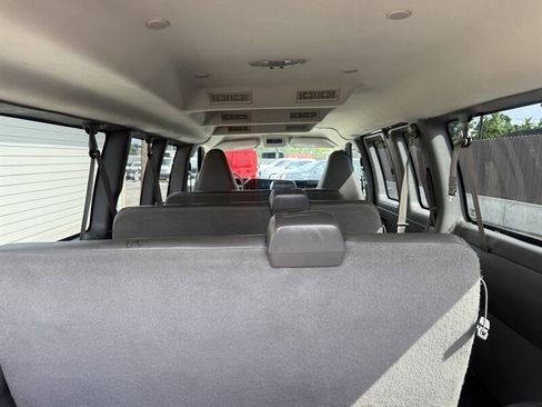 Used 2018 Chevrolet Express 3500 LS RWD image 29