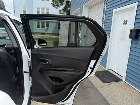 Used 2019 Chevrolet Trax Premier AWD/4WD image 37