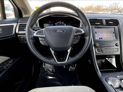 Used 2019 Ford Fusion SE w/ Equipment Group 151A image 5