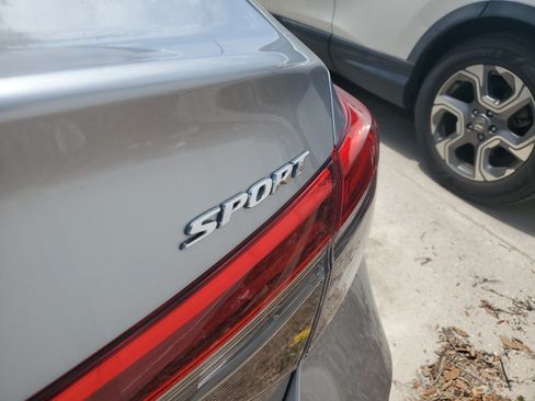 Used 2023 Honda Civic Sport image 6