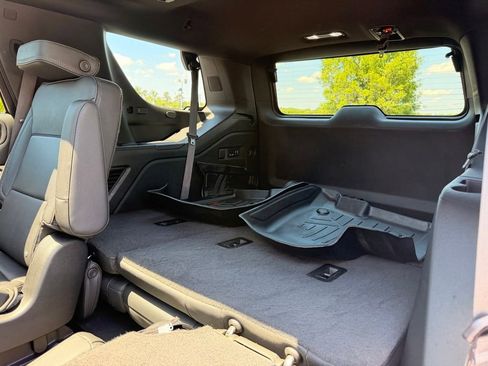 Used 2022 GMC Yukon Denali AWD/4WD image 15