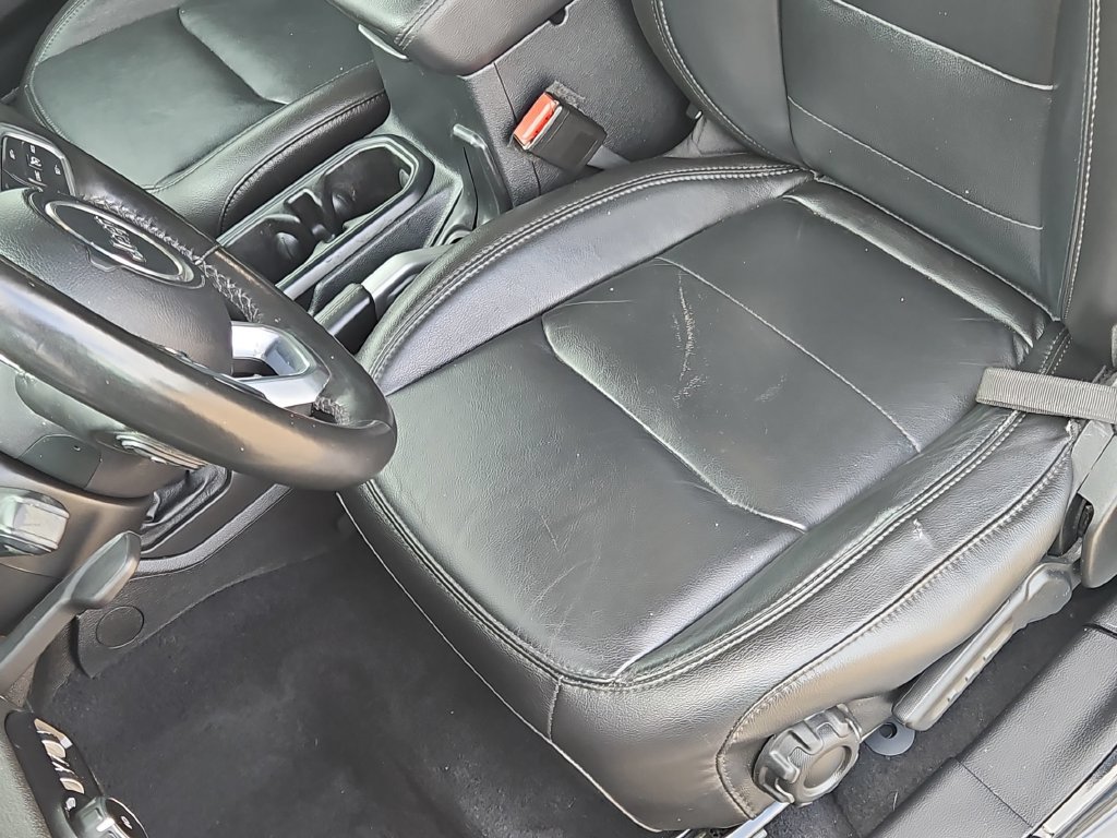 Used 2021 Jeep Wrangler Unlimited Sahara AWD/4WD image 16