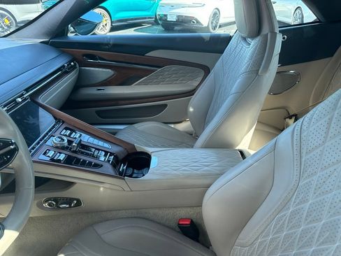 Used 2024 Aston Martin DB12 Convertible RWD image 4